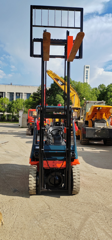 TOYOTA FD30 - Forklift: picture 2 TOYOTA FD30 - Forklift: picture 2