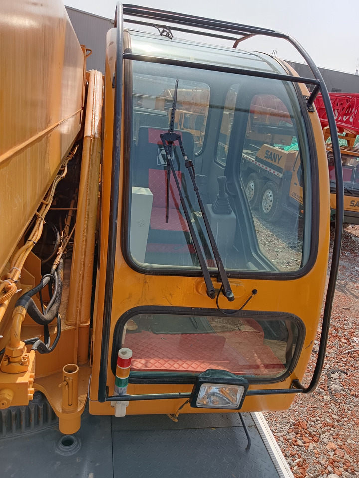 Mobile crane XCMG QY70K 70 TON: picture 15