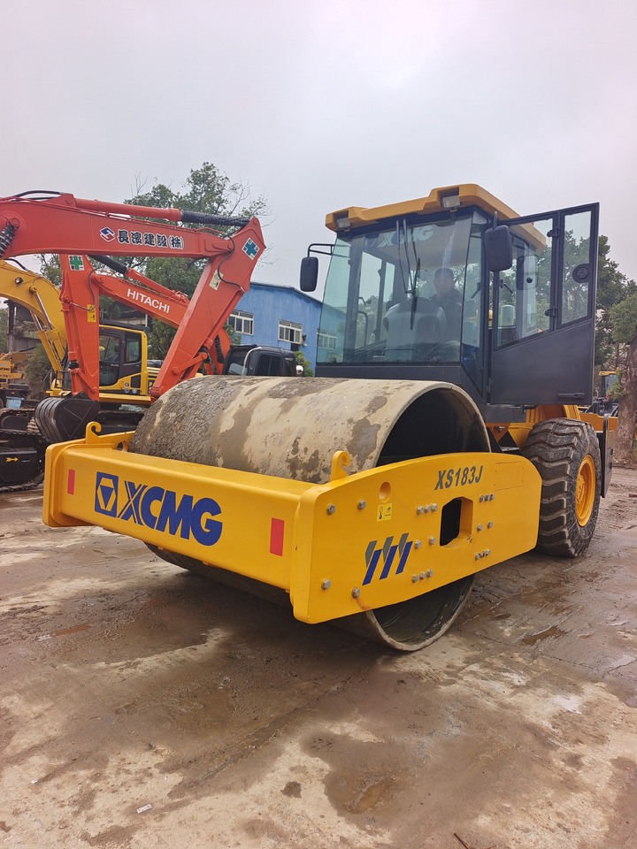 XCMG XS183J - Road roller: picture 2 XCMG XS183J - Road roller: picture 2