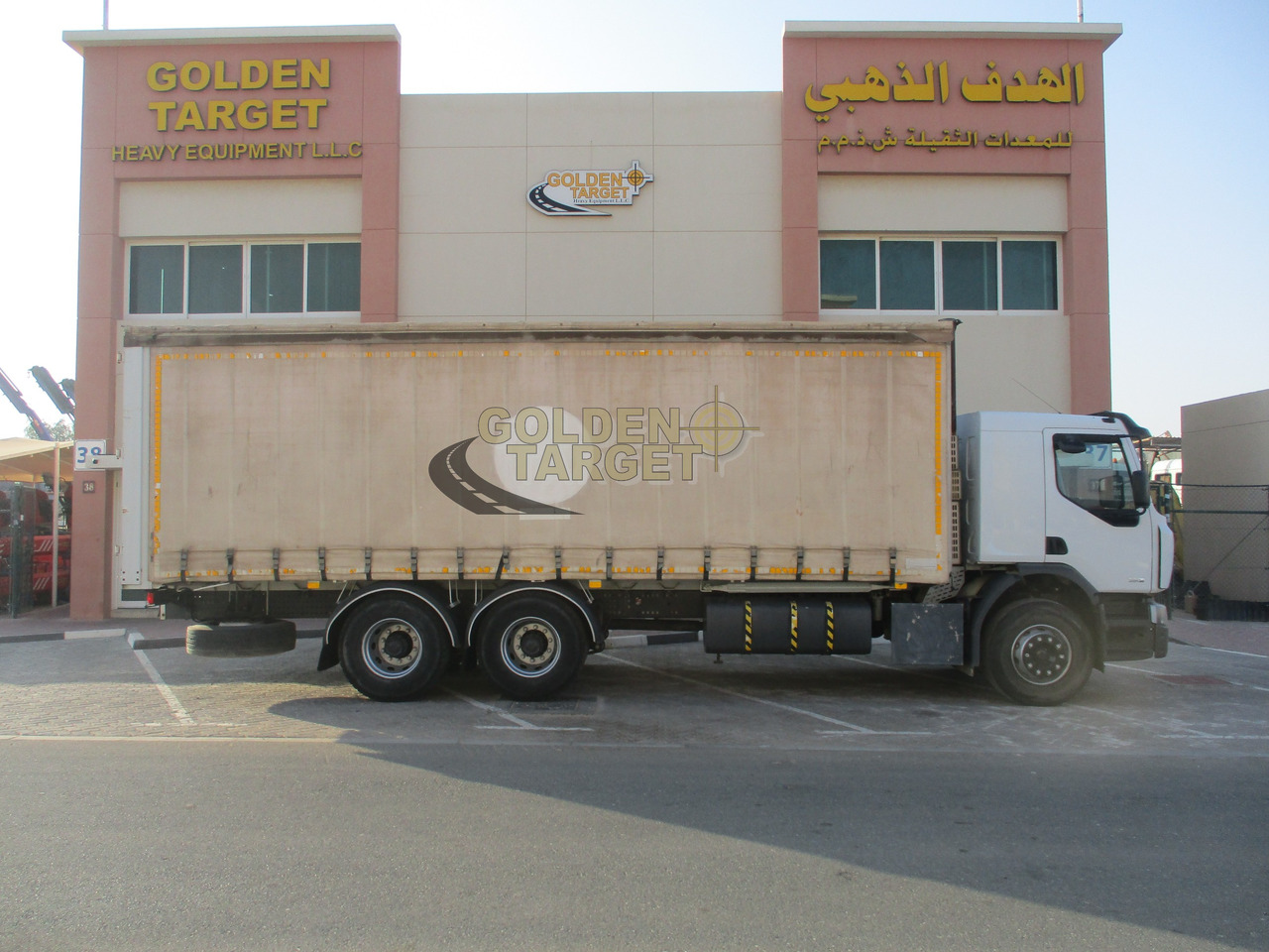 Renault KERAX 380 Curtainsider Truck - Curtainsider truck: picture 5 Renault KERAX 380 Curtainsider Truck - Curtainsider truck: picture 5