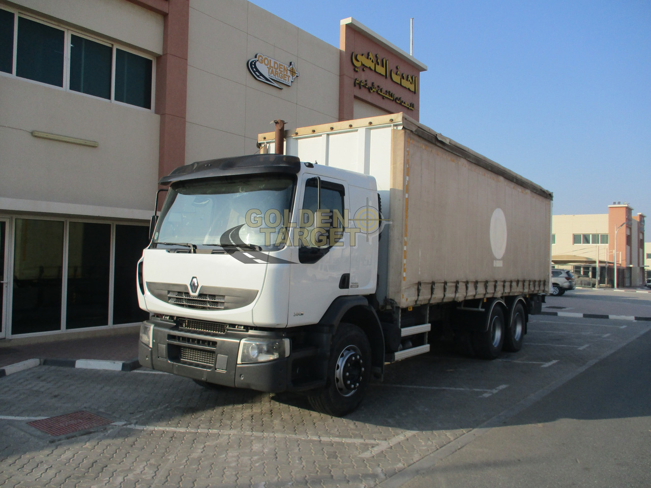 Renault KERAX 380 Curtainsider Truck - Curtainsider truck: picture 2 Renault KERAX 380 Curtainsider Truck - Curtainsider truck: picture 2