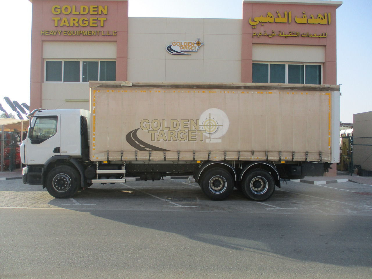 Curtainsider truck Renault KERAX 380 Curtainsider Truck: picture 6