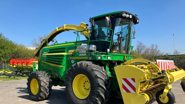 John Deere 7550 - Forage harvester: picture 4 John Deere 7550 - Forage harvester: picture 4