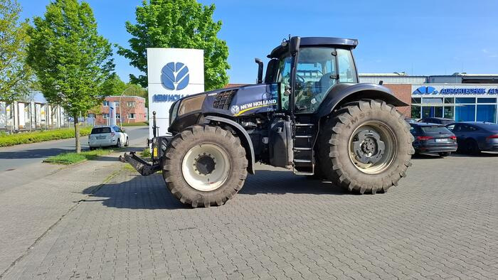 New Holland T8.275 - Farm tractor: picture 5 New Holland T8.275 - Farm tractor: picture 5