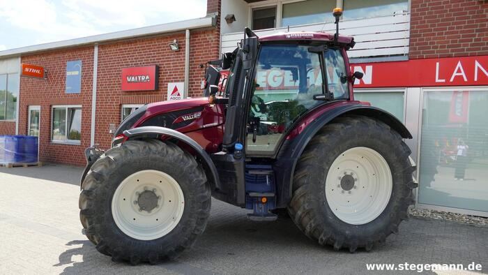 Valtra N155 - Farm tractor: picture 4 Valtra N155 - Farm tractor: picture 4