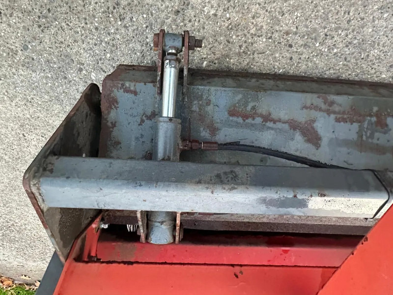 Hekamp Veegmachine met opvangbak Hydraulisch borstel - Farm tractor: picture 5 Hekamp Veegmachine met opvangbak Hydraulisch borstel - Farm tractor: picture 5