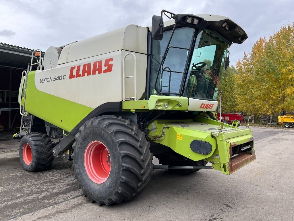 Claas Lexion 540 C - Combine harvester: picture 1 Claas Lexion 540 C - Combine harvester: picture 1