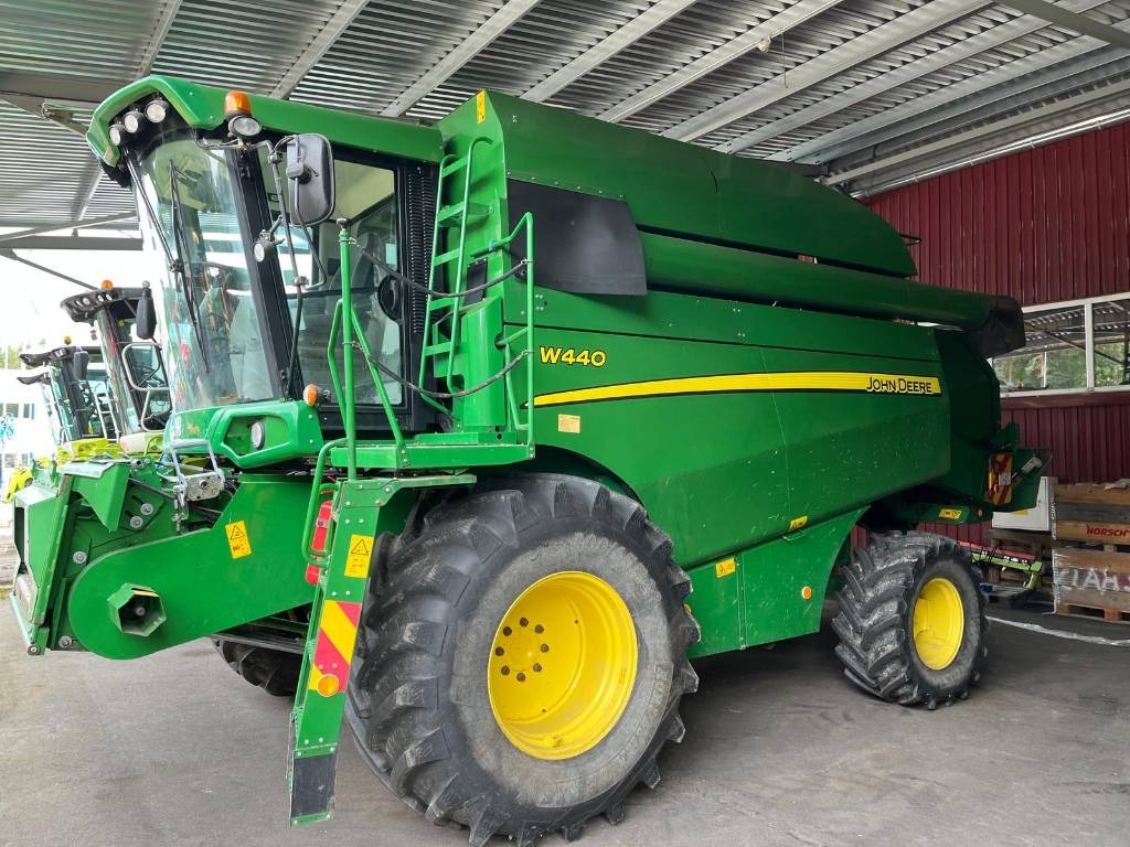 John Deere W 440 - Combine harvester: picture 4 John Deere W 440 - Combine harvester: picture 4