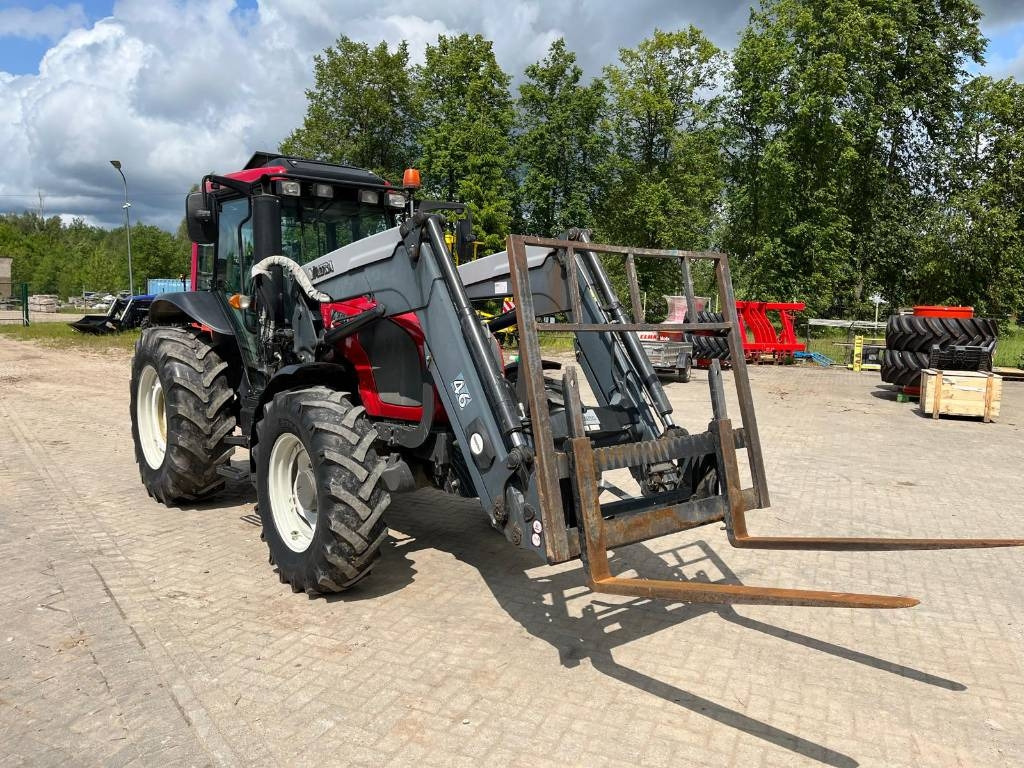 Valtra A 93 - Farm tractor: picture 1 Valtra A 93 - Farm tractor: picture 1