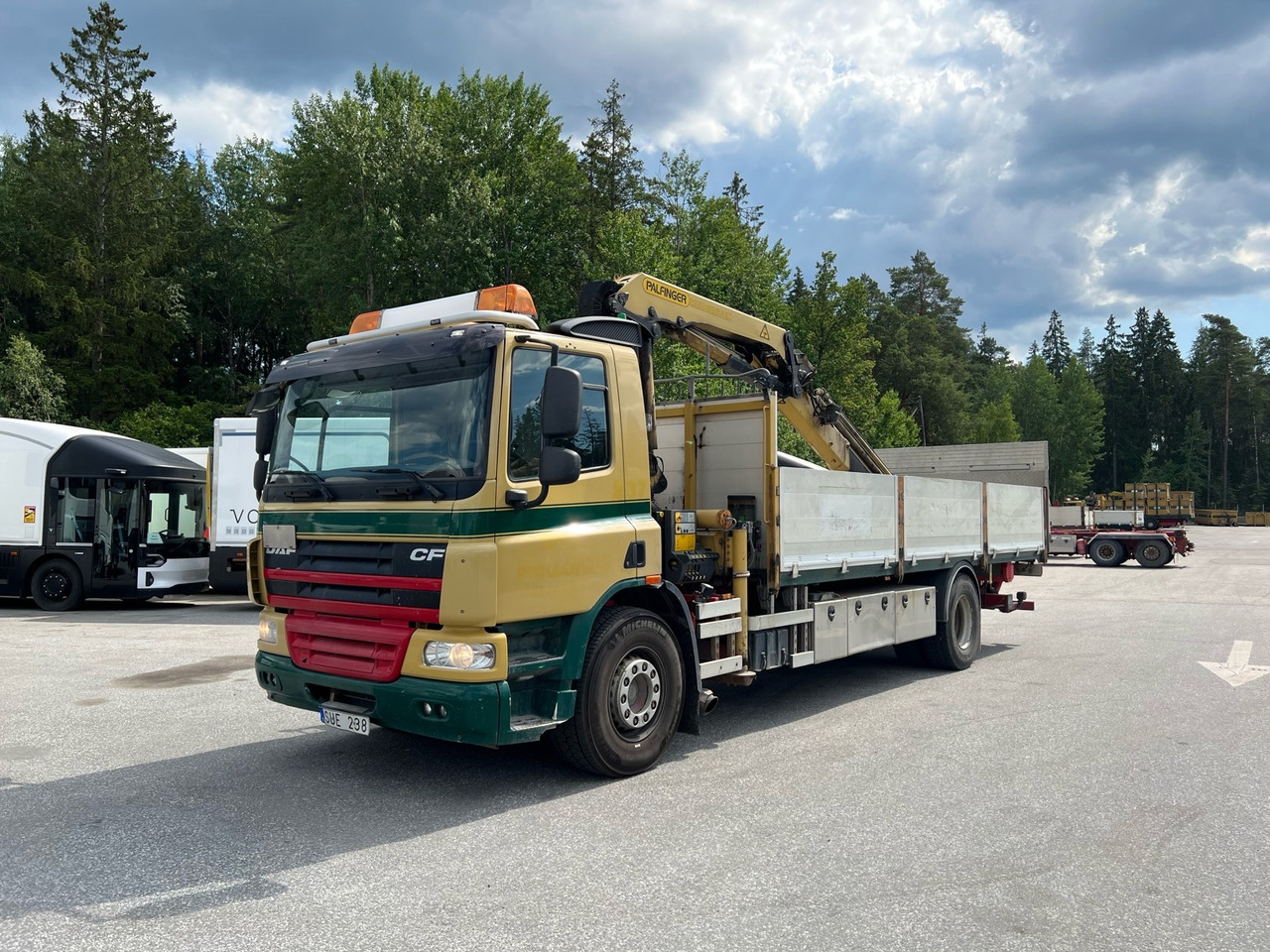 Kranbil DAF CF FA 75310U -2013 | Bakgavellyft | Palfinger | Nybesiktigad - Dropside/ Flatbed truck, Crane truck: picture 1 Kranbil DAF CF FA 75310U -2013 | Bakgavellyft | Palfinger | Nybesiktigad - Dropside/ Flatbed truck, Crane truck: picture 1