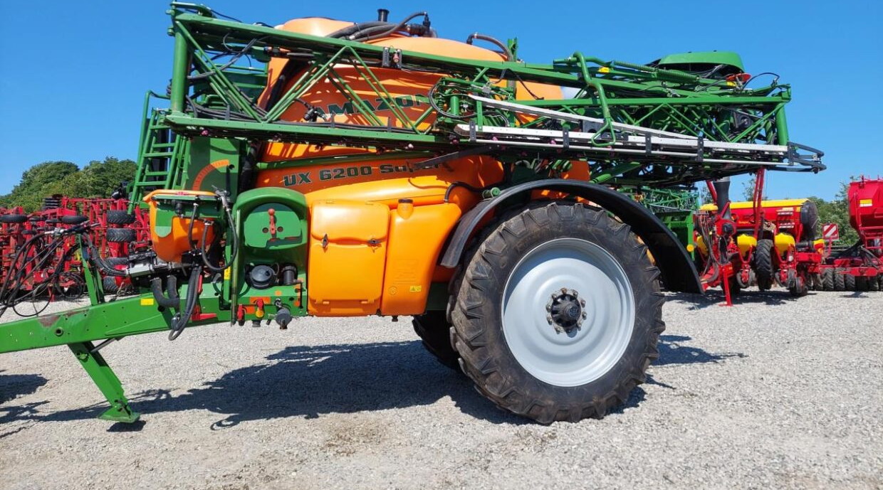 Trailed sprayer Amazone UX 6200 SUPER - 36-30-24m: picture 18