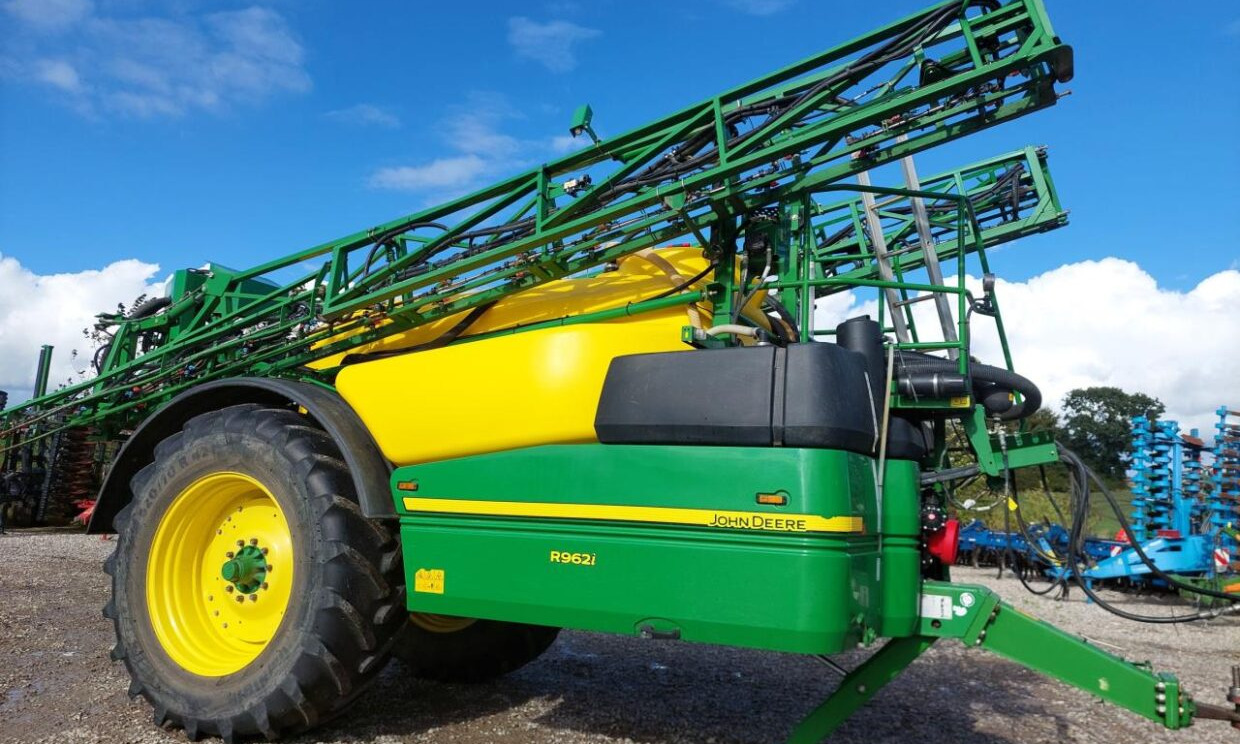 John Deere R962i - 28m - Trailed sprayer: picture 2 John Deere R962i - 28m - Trailed sprayer: picture 2