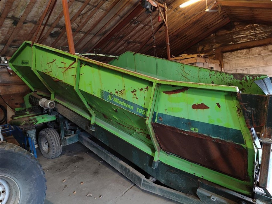 Miedema
SB 1051 - Potato equipment: picture 1 Miedema
SB 1051 - Potato equipment: picture 1
