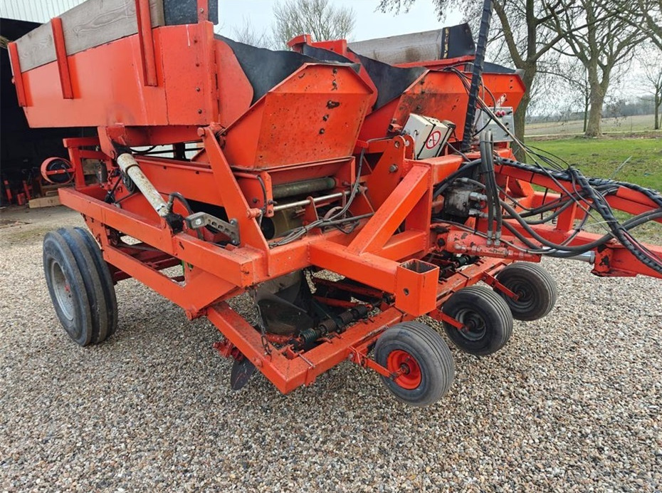 Structural 3 rækket - Potato planter: picture 1 Structural 3 rækket - Potato planter: picture 1