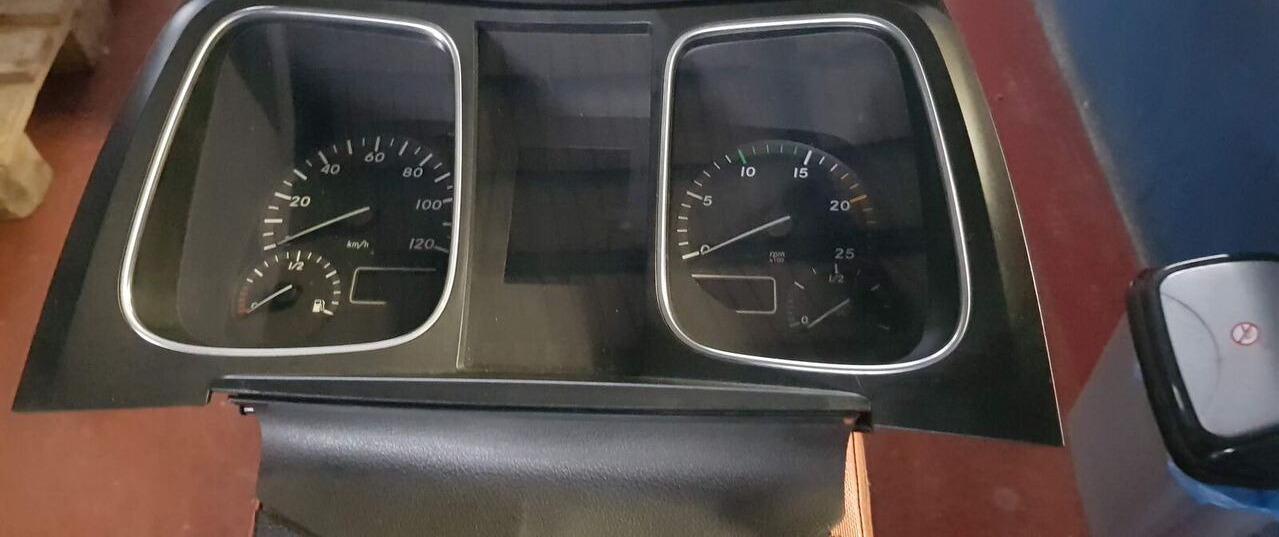 Knorr-Bremse 0 486 106 133 Mercedes-Benz ACTROS MB4 - ECU for Truck: picture 4 Knorr-Bremse 0 486 106 133 Mercedes-Benz ACTROS MB4 - ECU for Truck: picture 4