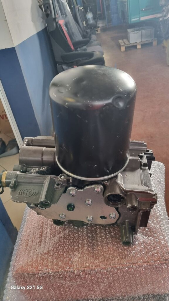 Knorr-Bremse AIR DRYER UNIT EAPU K138270 Mercedes-Benz ACTROS MP4 EURO 6 - ECU for Truck: picture 1 Knorr-Bremse AIR DRYER UNIT EAPU K138270 Mercedes-Benz ACTROS MP4 EURO 6 - ECU for Truck: picture 1