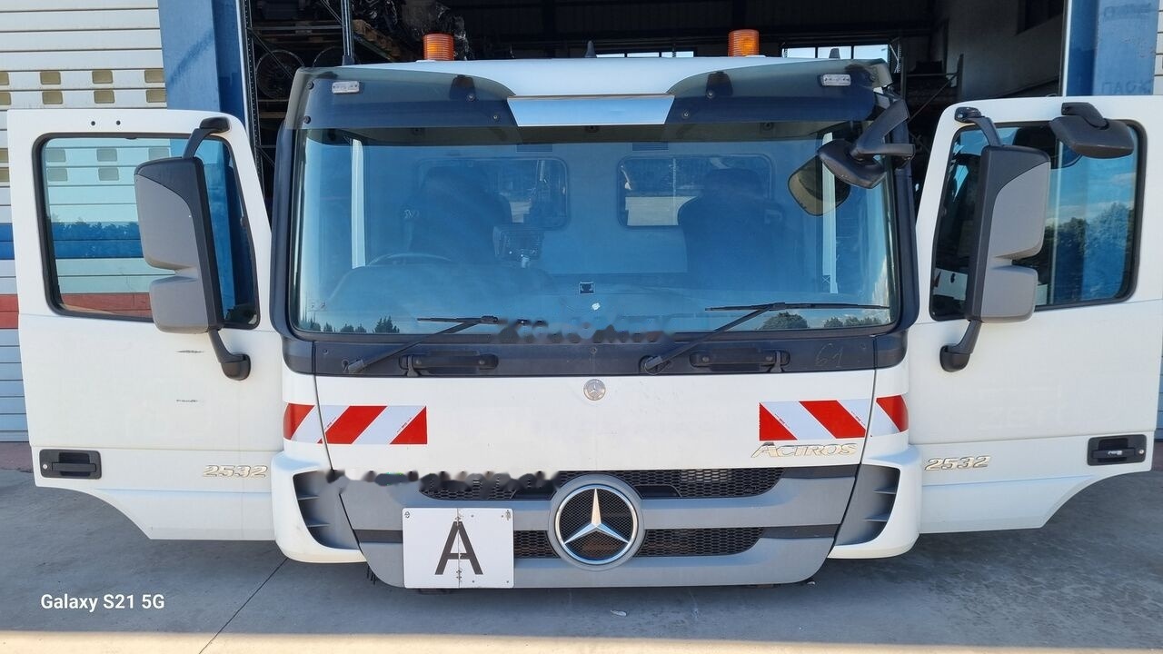 Mercedes-Benz CAB ACTROS SHORT EURO 5 A 9416002005 Mercedes-Benz MP3 ACTROS - Cab for Truck: picture 5 Mercedes-Benz CAB ACTROS SHORT EURO 5 A 9416002005 Mercedes-Benz MP3 ACTROS - Cab for Truck: picture 5