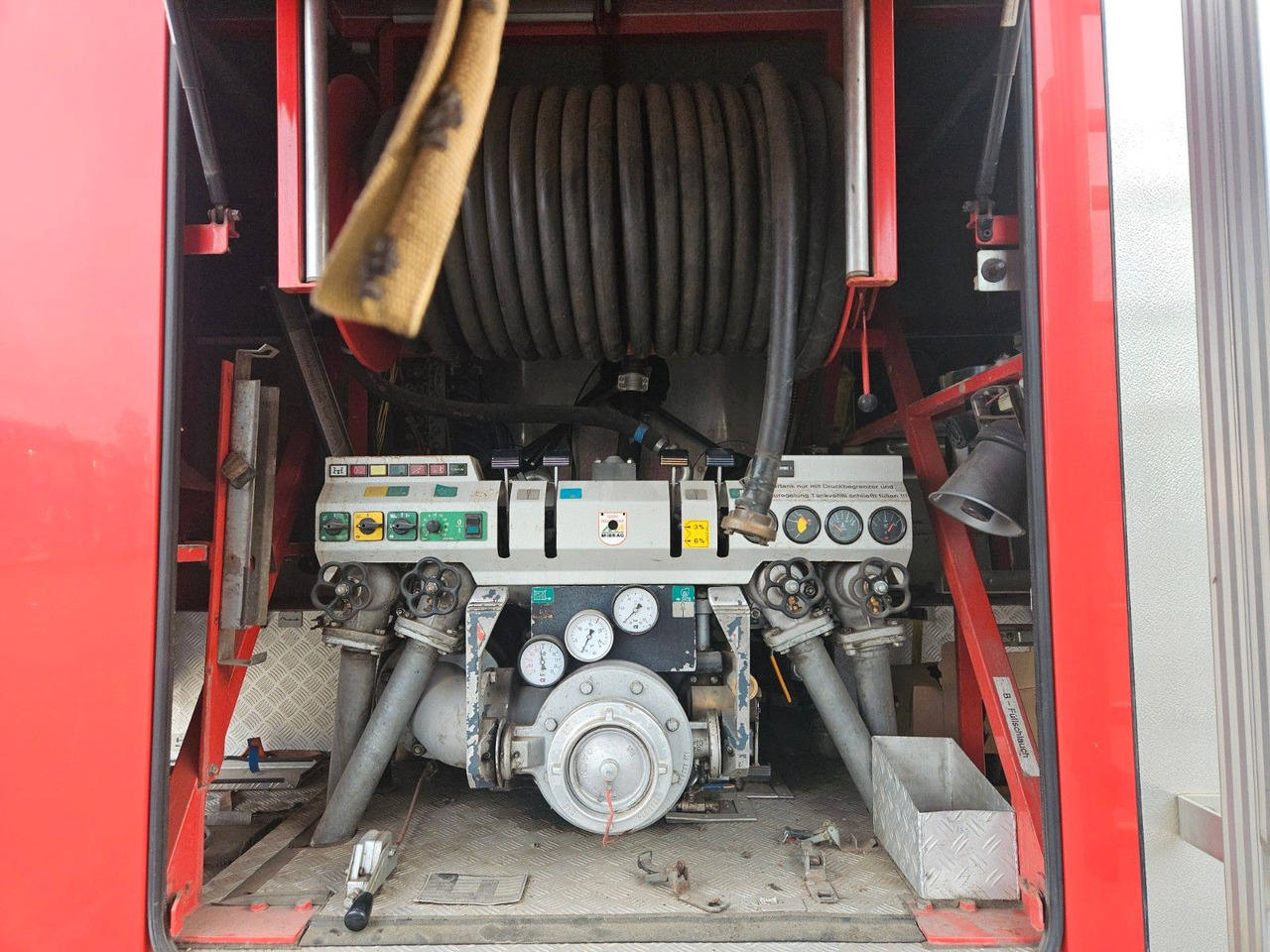 MAN KAT 15.232 6x6 Tanklöschfahrzeug - Tank truck: picture 5 MAN KAT 15.232 6x6 Tanklöschfahrzeug - Tank truck: picture 5