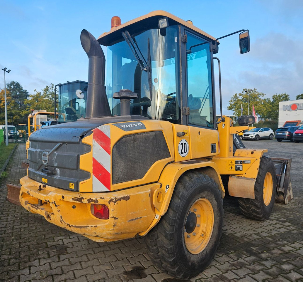 Volvo L30G Radlader mit Klappschaufel - Wheel loader: picture 3 Volvo L30G Radlader mit Klappschaufel - Wheel loader: picture 3