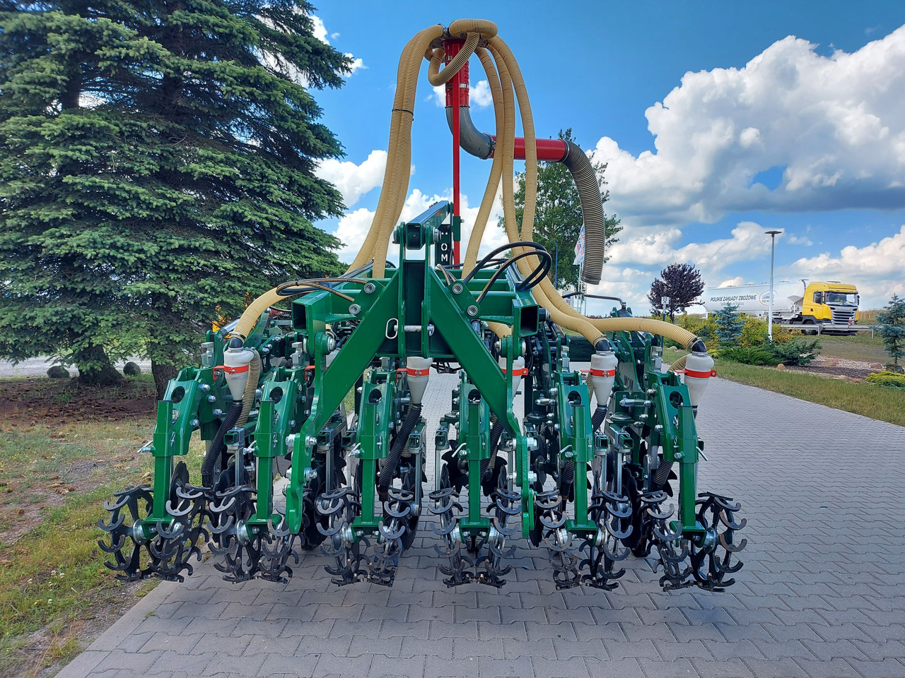 Moretto MOM Strip Hawk 6 - Combine seed drill: picture 5 Moretto MOM Strip Hawk 6 - Combine seed drill: picture 5