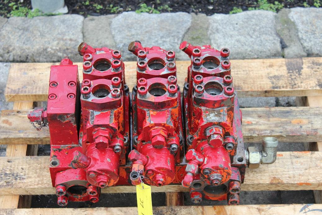 Atlas 1704 LC - Hydraulic valve for Construction machinery: picture 5 Atlas 1704 LC - Hydraulic valve for Construction machinery: picture 5