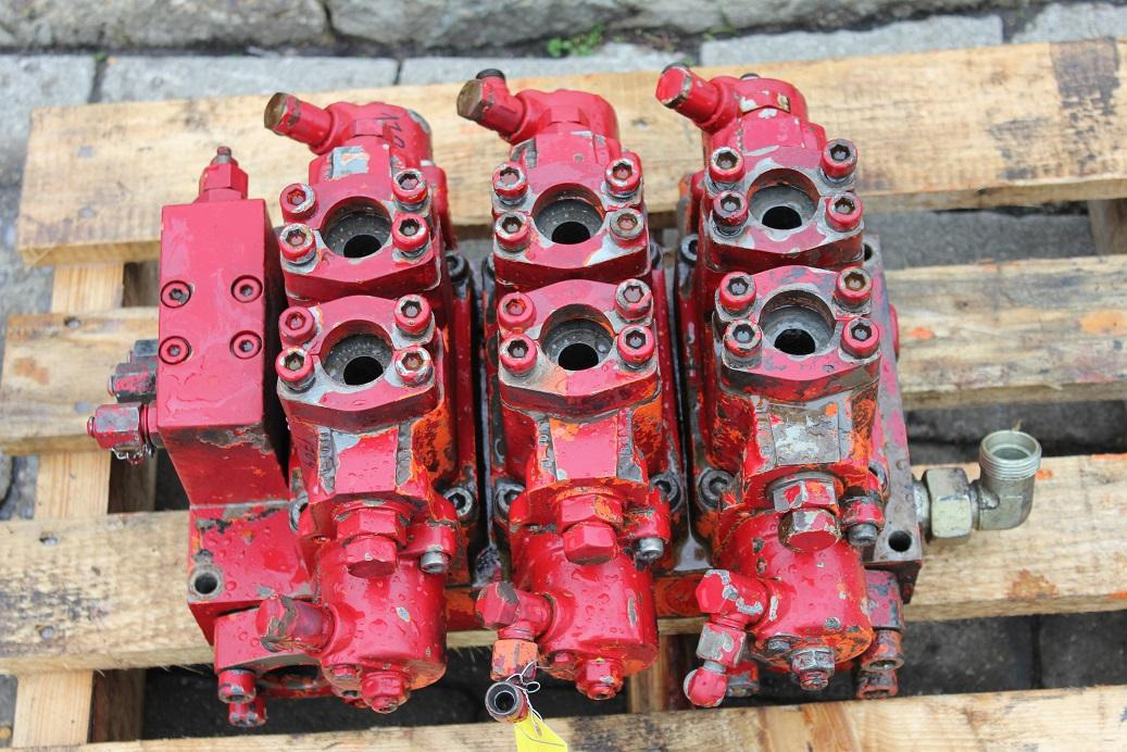 Atlas 1704 LC - Hydraulic valve for Construction machinery: picture 1 Atlas 1704 LC - Hydraulic valve for Construction machinery: picture 1