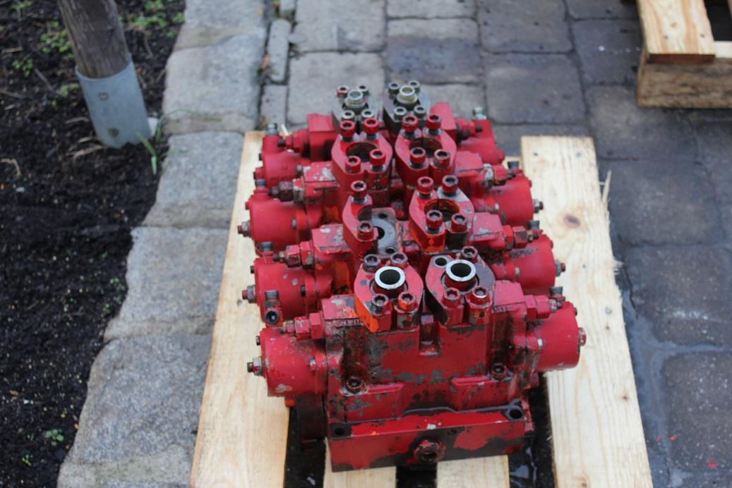 Atlas 1704 LC - Hydraulic valve for Construction machinery: picture 4 Atlas 1704 LC - Hydraulic valve for Construction machinery: picture 4