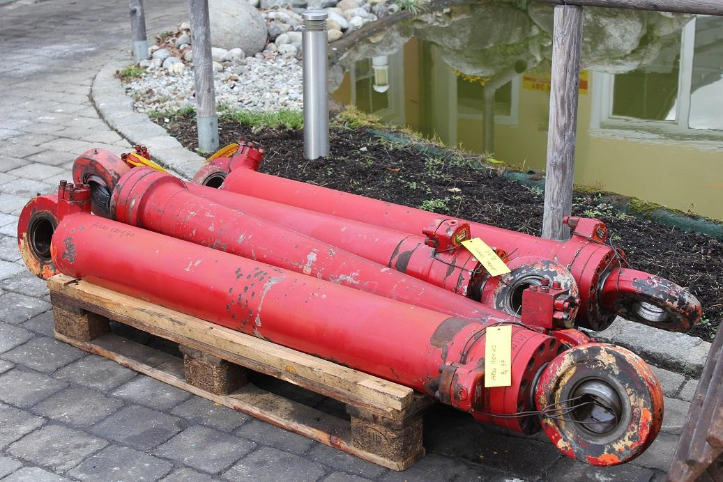 Atlas 1704 LC - Hydraulic cylinder for Construction machinery: picture 4 Atlas 1704 LC - Hydraulic cylinder for Construction machinery: picture 4