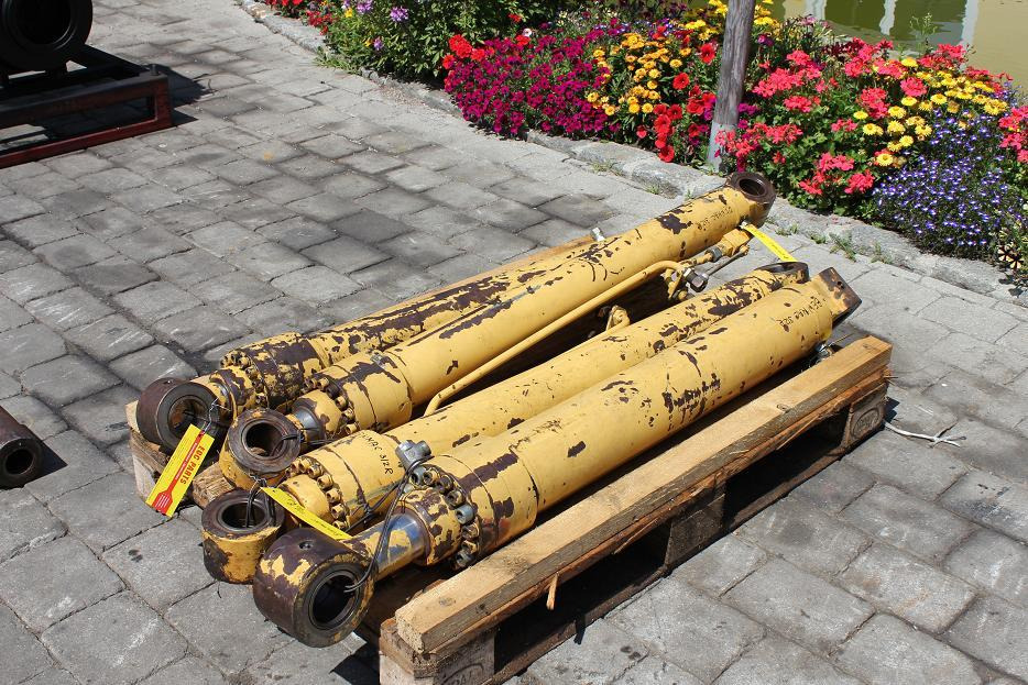 Benmac 3.12R - Hydraulic cylinder for Construction machinery: picture 1 Benmac 3.12R - Hydraulic cylinder for Construction machinery: picture 1