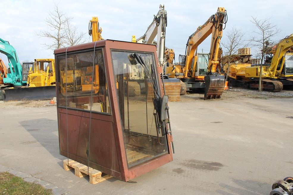 Case 1088 - Cab for Construction machinery: picture 3 Case 1088 - Cab for Construction machinery: picture 3