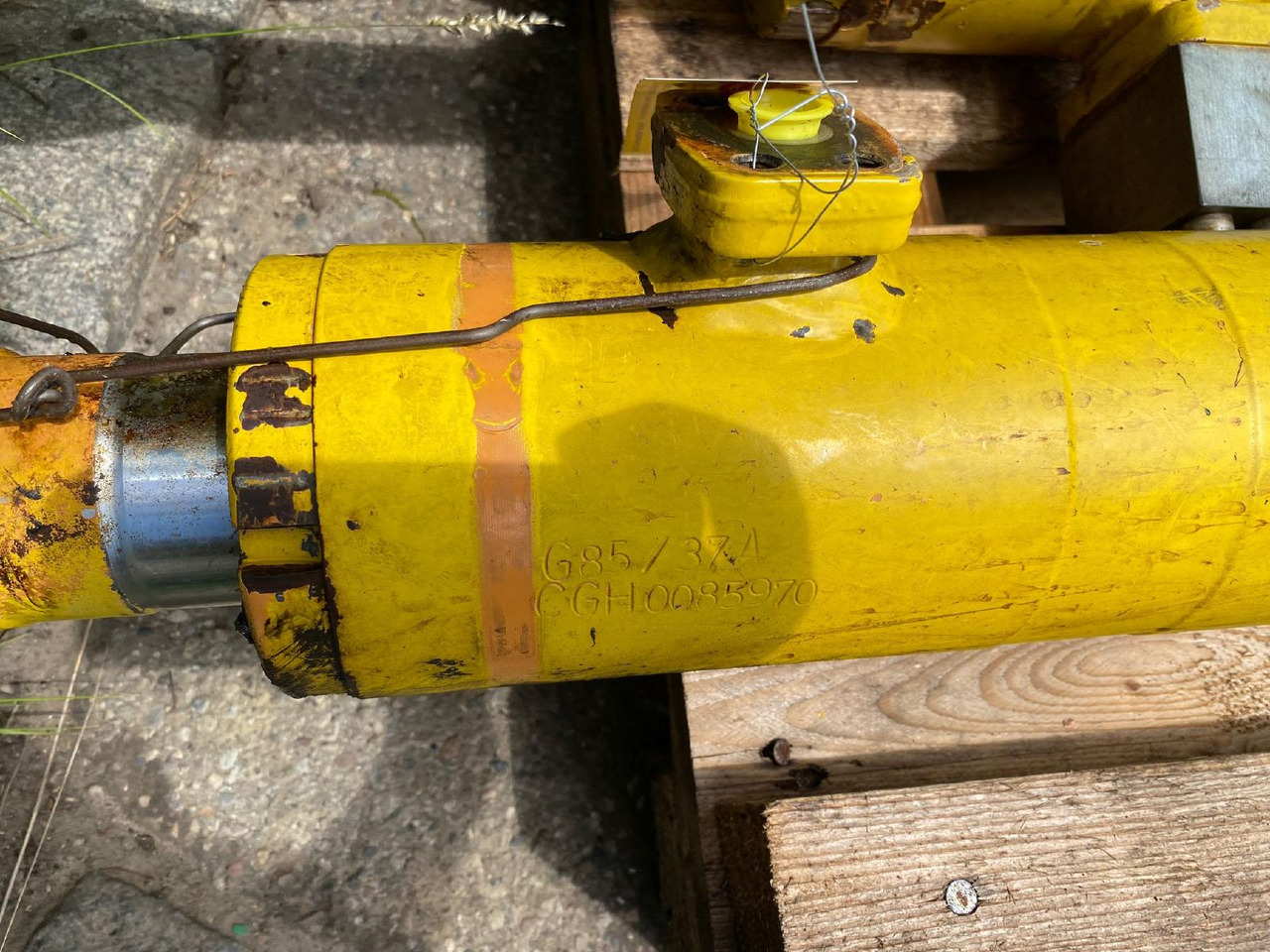 Case 888 P - Hydraulic cylinder for Construction machinery: picture 5 Case 888 P - Hydraulic cylinder for Construction machinery: picture 5