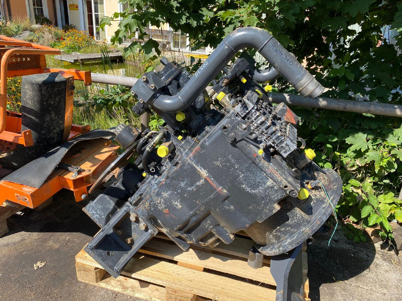 Doosan ZF 4WG 310 aus DL 500 - Gearbox for Construction machinery: picture 1 Doosan ZF 4WG 310 aus DL 500 - Gearbox for Construction machinery: picture 1