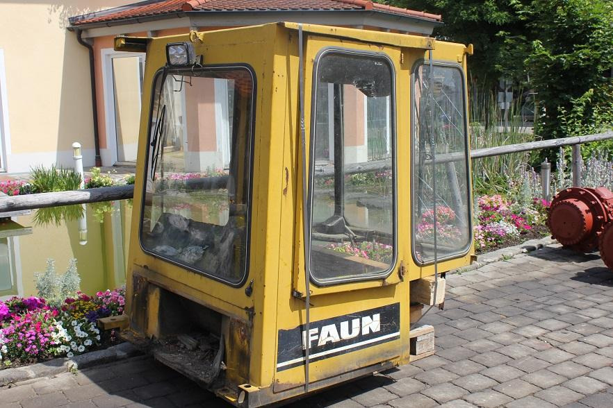 Faun F 1310 - Cab for Construction machinery: picture 1 Faun F 1310 - Cab for Construction machinery: picture 1