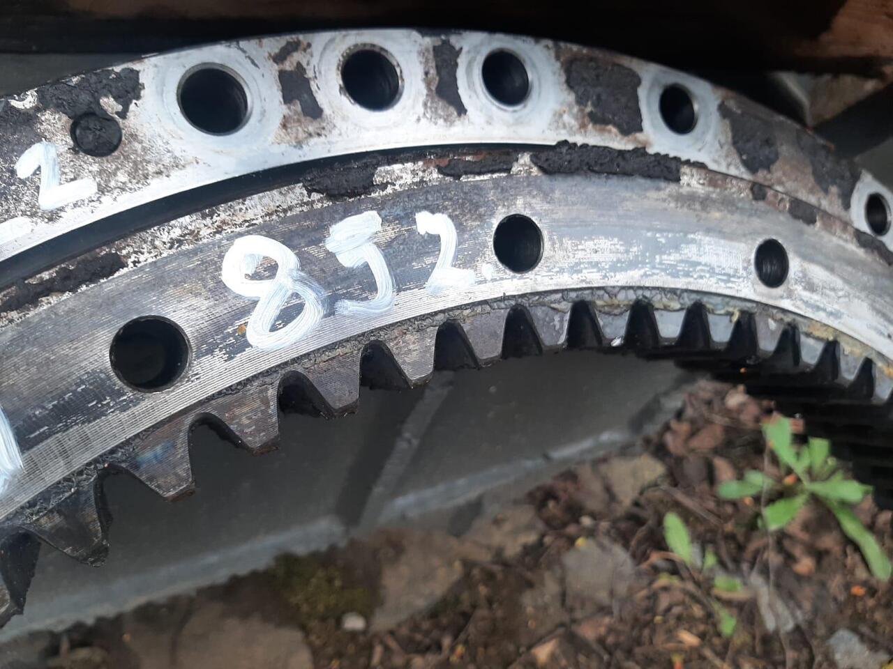 Hitachi EX 40 - Slewing ring for Construction machinery: picture 3 Hitachi EX 40 - Slewing ring for Construction machinery: picture 3