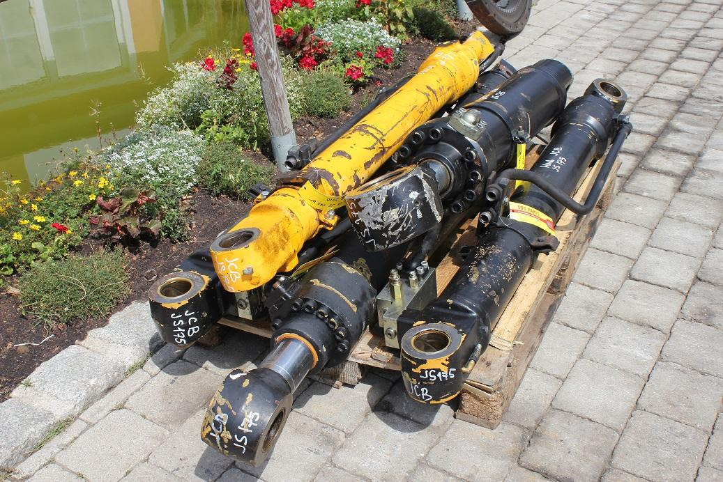 JCB JS 175 W - Hydraulic cylinder for Construction machinery: picture 1 JCB JS 175 W - Hydraulic cylinder for Construction machinery: picture 1