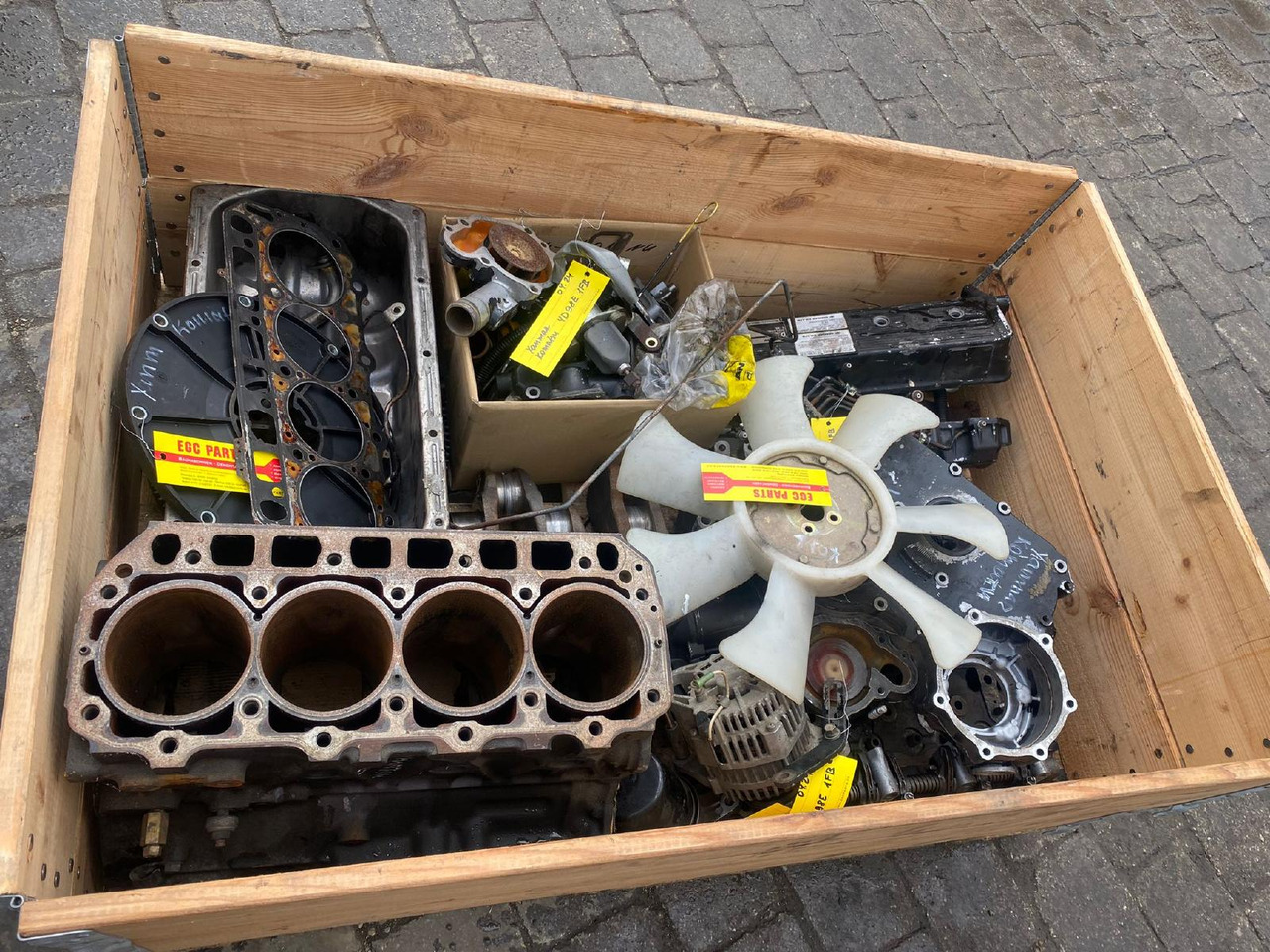 Komatsu Yanmar 4D98 E - Engine and parts for Construction machinery: picture 1 Komatsu Yanmar 4D98 E - Engine and parts for Construction machinery: picture 1