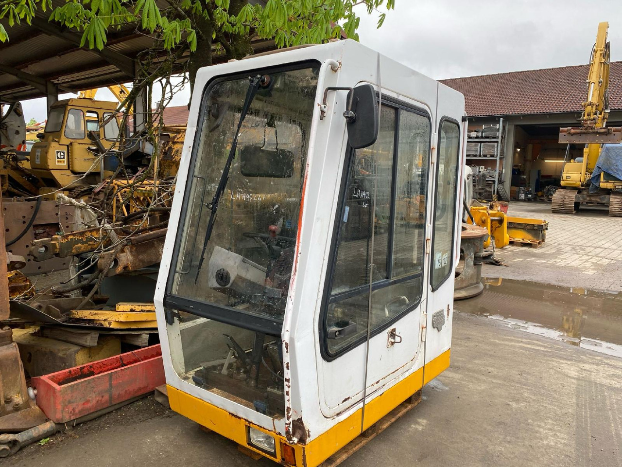 Liebherr A902 Lit - Cab for Construction machinery: picture 1 Liebherr A902 Lit - Cab for Construction machinery: picture 1