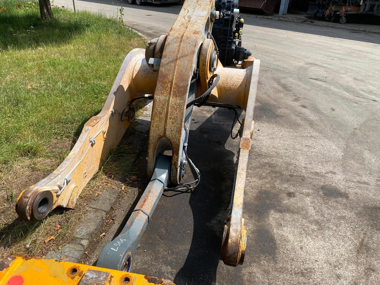 Liebherr L 566 - Boom: picture 4 Liebherr L 566 - Boom: picture 4