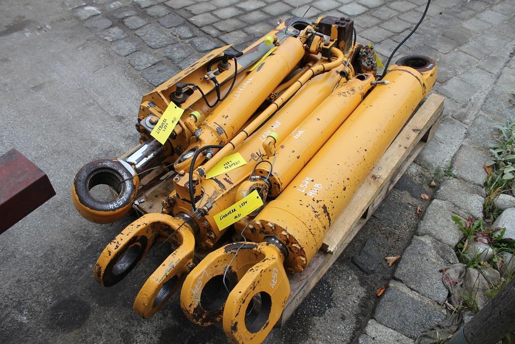 Liebherr L 574 - Hydraulic cylinder for Construction machinery: picture 4 Liebherr L 574 - Hydraulic cylinder for Construction machinery: picture 4