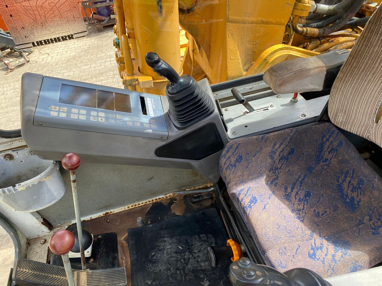 Crawler excavator Liebherr R 912 LIT: picture 9