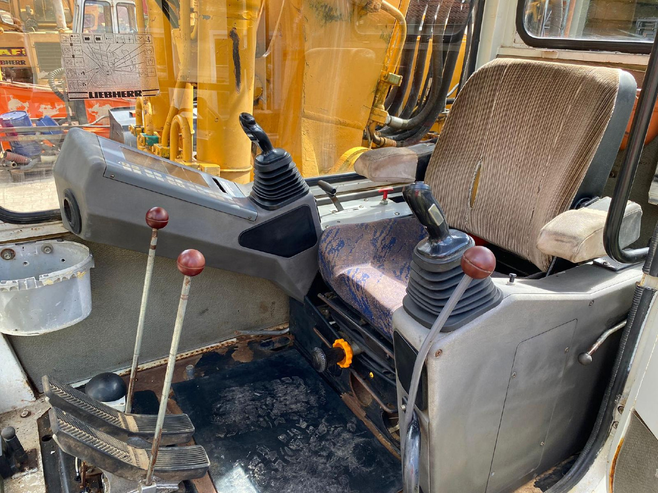 Liebherr R 912 LIT - Crawler excavator: picture 2 Liebherr R 912 LIT - Crawler excavator: picture 2