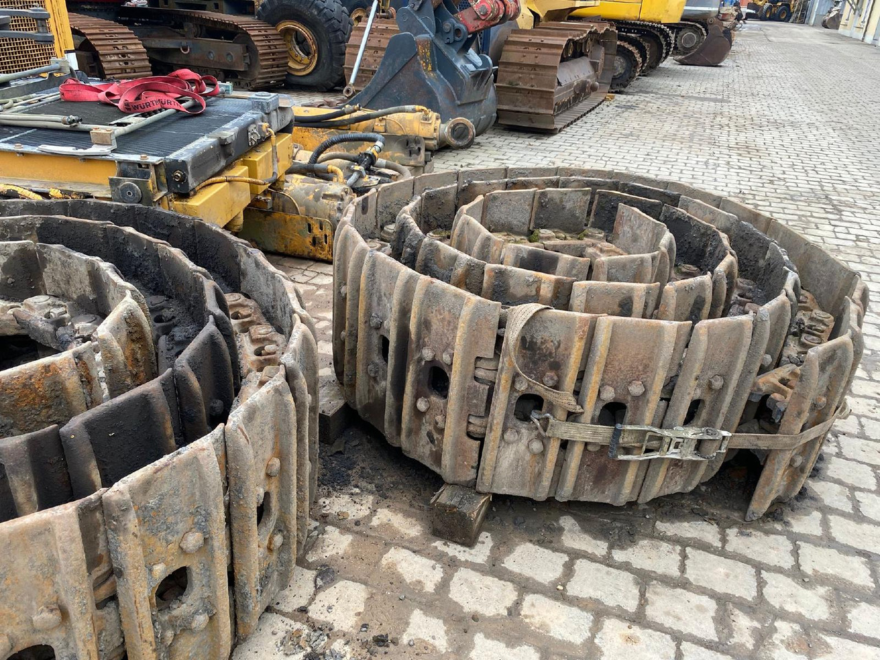 Liebherr R 964 B LIT - Track for Construction machinery: picture 1 Liebherr R 964 B LIT - Track for Construction machinery: picture 1