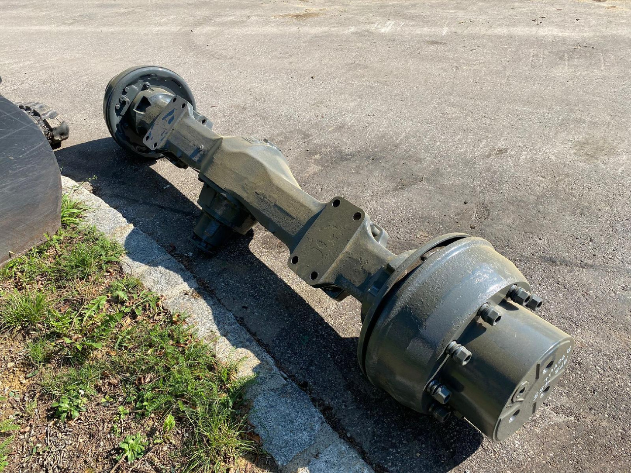 Liebherr ZF APL B 765 aus LH A904 LIT - Axle and parts for Construction machinery: picture 2 Liebherr ZF APL B 765 aus LH A904 LIT - Axle and parts for Construction machinery: picture 2