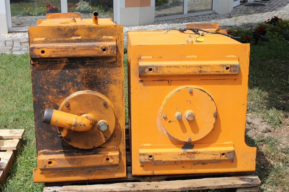 Samsung SE 130 LC - Hydraulic tank for Construction machinery: picture 2 Samsung SE 130 LC - Hydraulic tank for Construction machinery: picture 2