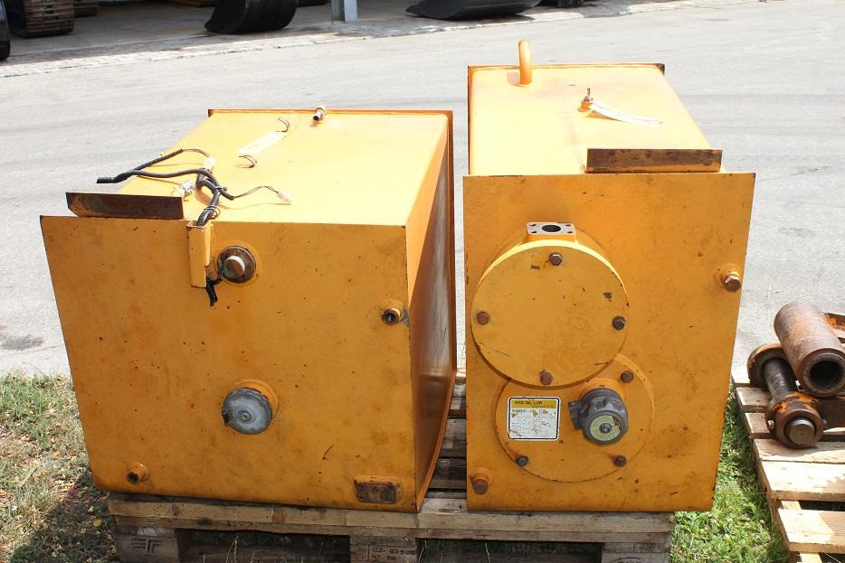 Samsung SE 130 LC - Hydraulic tank for Construction machinery: picture 4 Samsung SE 130 LC - Hydraulic tank for Construction machinery: picture 4