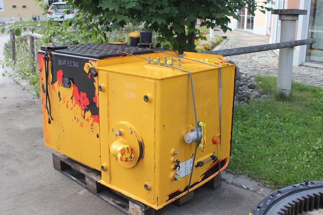 Volvo EC 240 B NLC - Spare parts for Crawler excavator: picture 3 Volvo EC 240 B NLC - Spare parts for Crawler excavator: picture 3