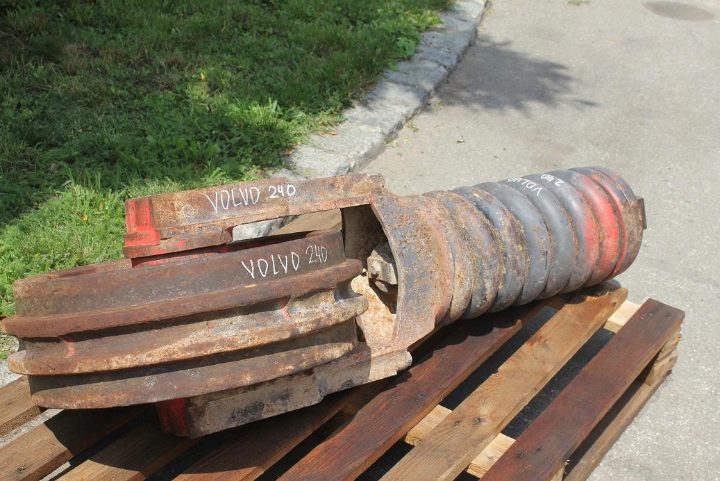 Volvo EC 240 B NLC - Undercarriage parts for Construction machinery: picture 2 Volvo EC 240 B NLC - Undercarriage parts for Construction machinery: picture 2