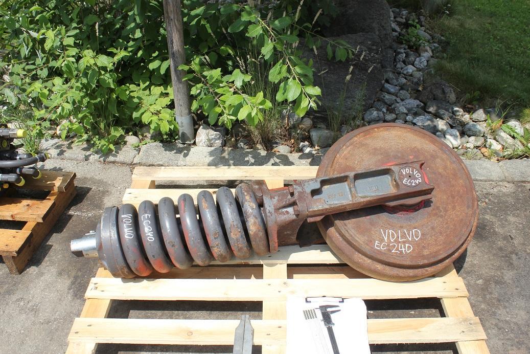 Volvo EC 240 B NLC - Undercarriage parts for Construction machinery: picture 4 Volvo EC 240 B NLC - Undercarriage parts for Construction machinery: picture 4