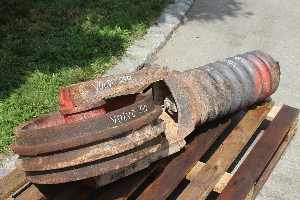 Volvo EC 240 B NLC - Undercarriage parts for Construction machinery: picture 3 Volvo EC 240 B NLC - Undercarriage parts for Construction machinery: picture 3