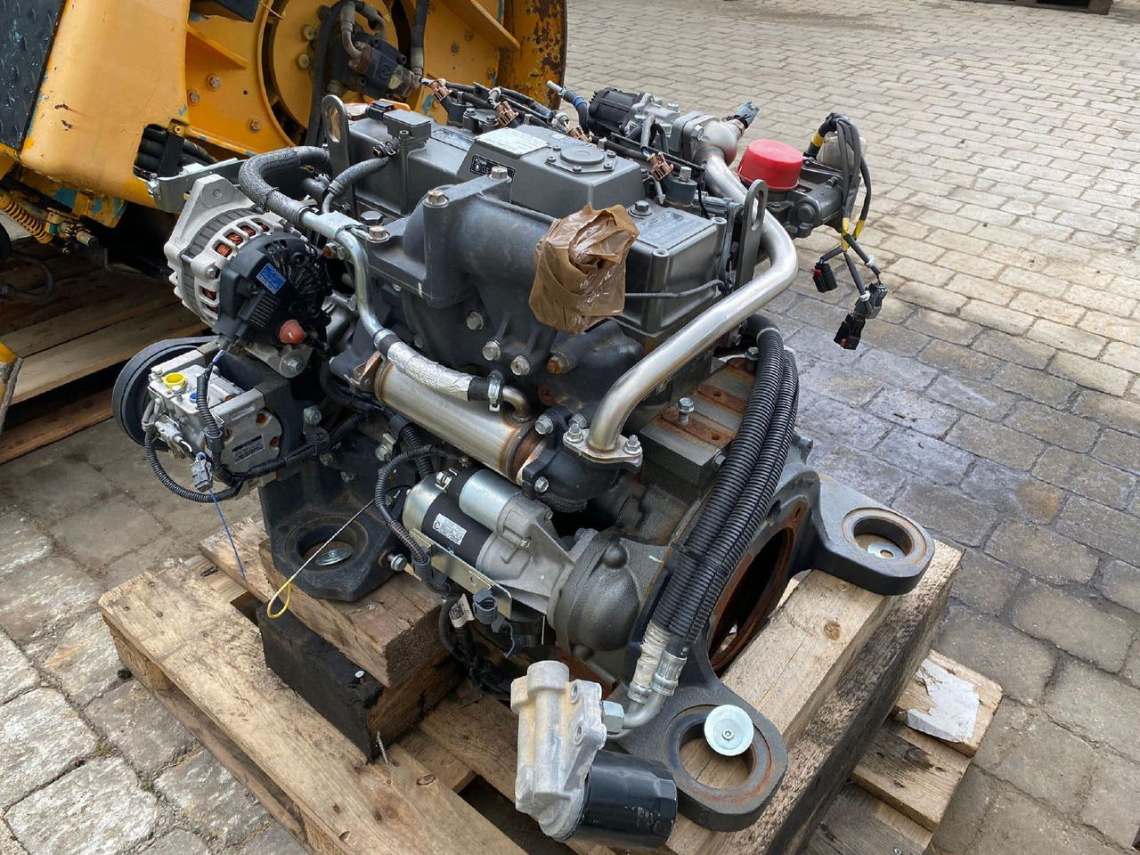 Yanmar Hitachi 4TNV 98C aus ZX 85 - Engine for Construction machinery: picture 2 Yanmar Hitachi 4TNV 98C aus ZX 85 - Engine for Construction machinery: picture 2